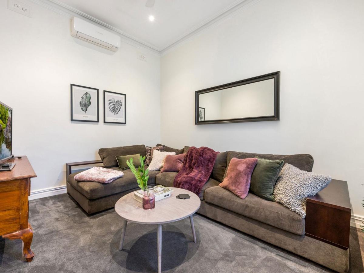 Walk To The Mcg & Aami Park - Free Late Checkout - Great Location & Backyard Villa Melbourne Exterior photo